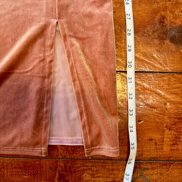 💎2/$20💎 SOFT PINK VELVET DRESS - Picture 10 of 10